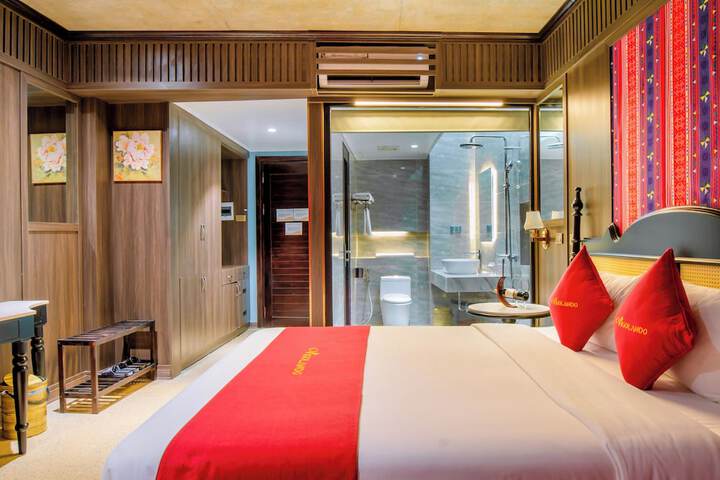 Room 36 of 190