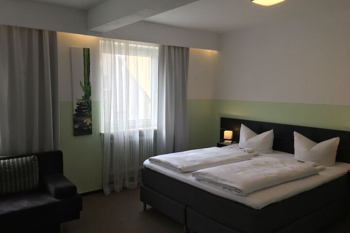 Room 21 of 25