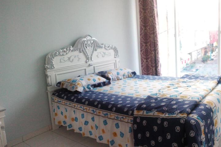 Room 9 of 27