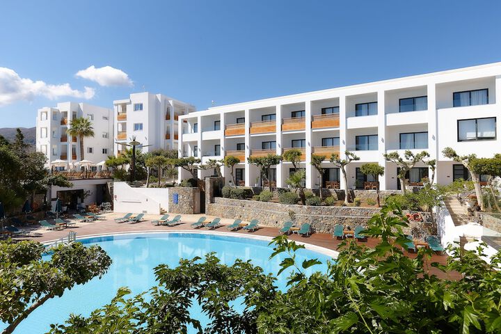 Hotel with Pool