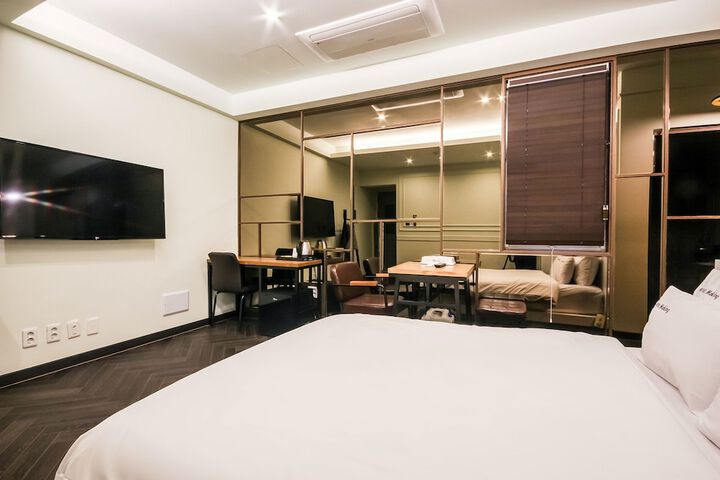 Room 35 of 37