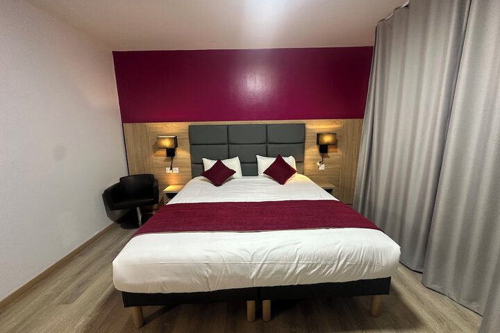 Room 9 of 22