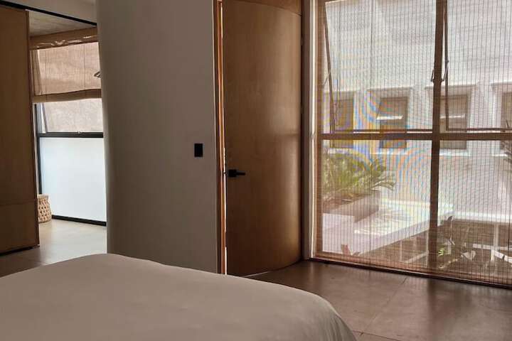 Room 19 of 103