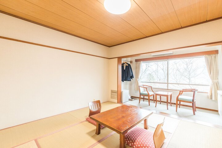 Room 4 of 48