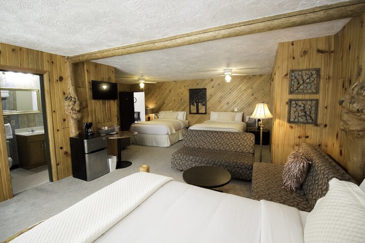 Room 10 of 43