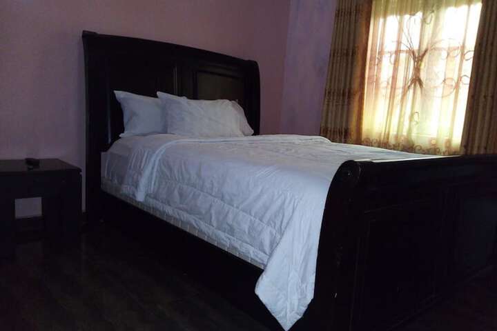 Room 17 of 25