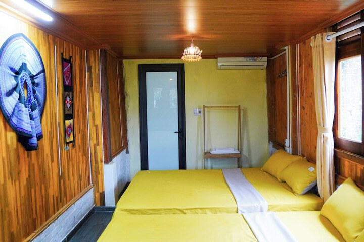 Room 12 of 85