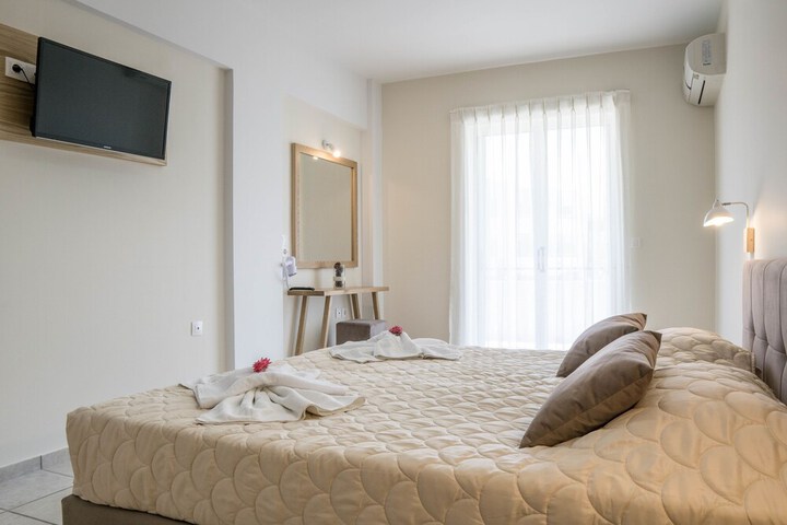 Room 4 of 38