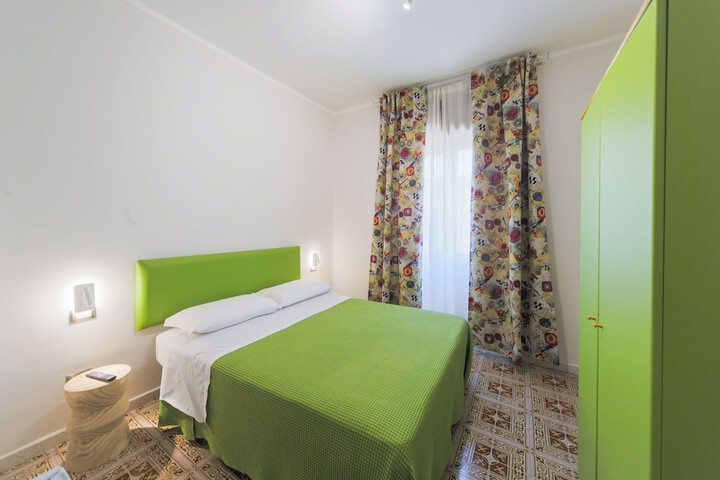 Room 15 of 65