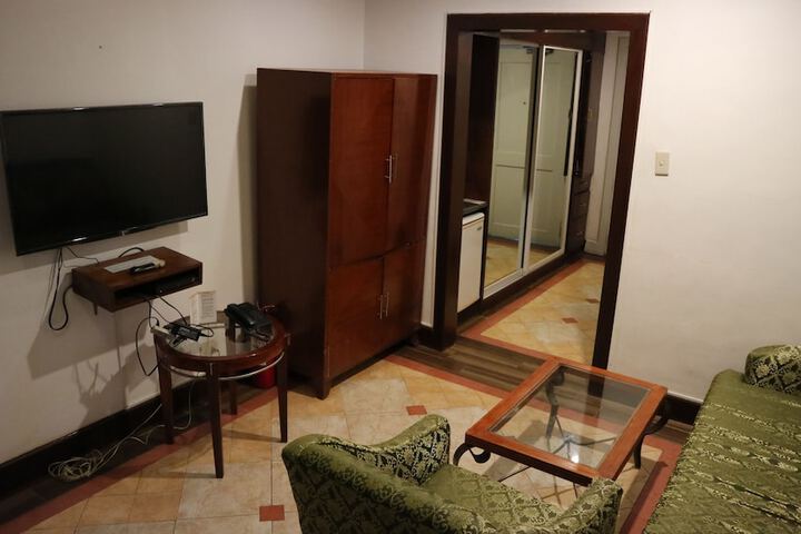 Room 14 of 50