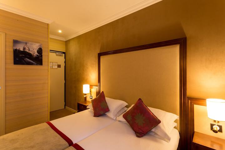 Room 16 of 86