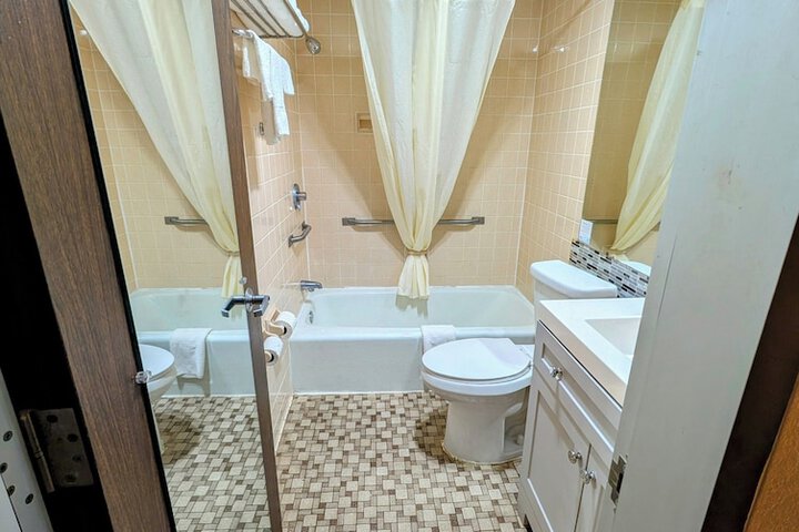 Room 5 of 24