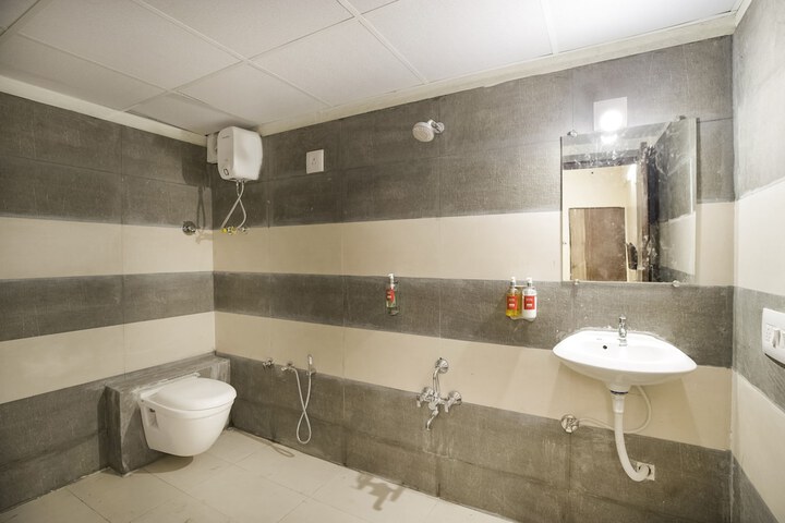 Room 21 of 21