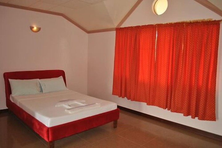 Room 9 of 20
