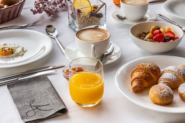 Breakfast/Coffee Service 119 of 132