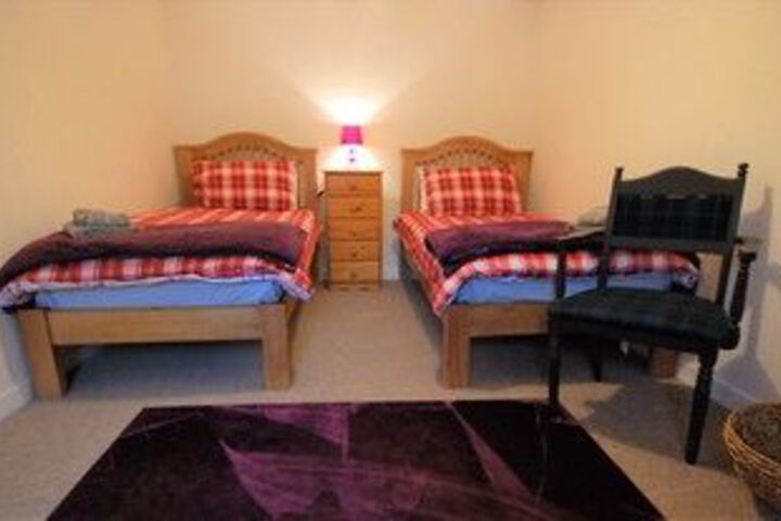 Room 9 of 18
