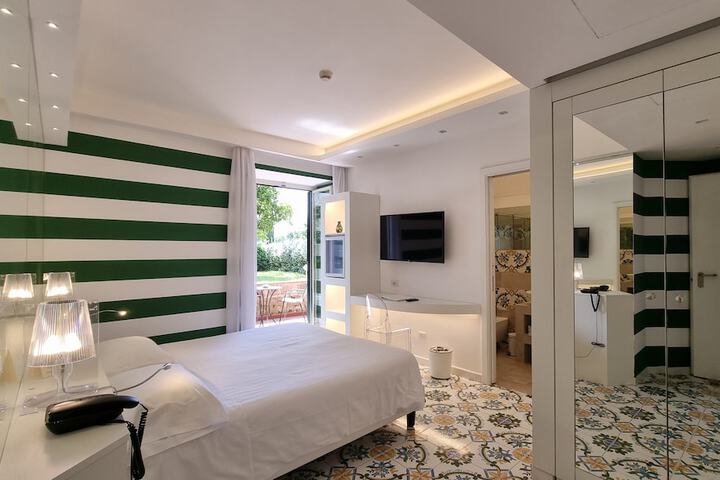 Room 35 of 101