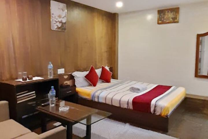 Room 76 of 122