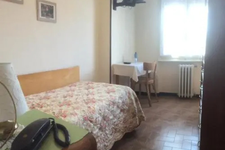 Room 3 of 21