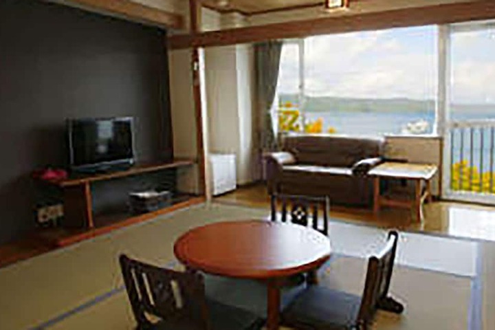 Room 11 of 34