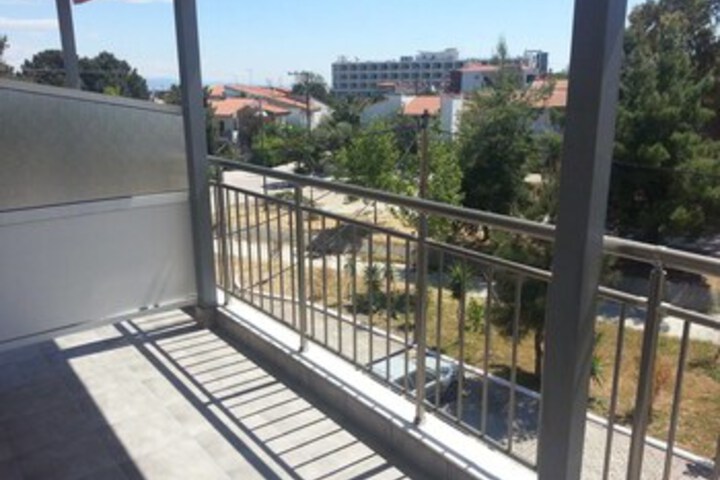 Terrace/Patio 3 of 8