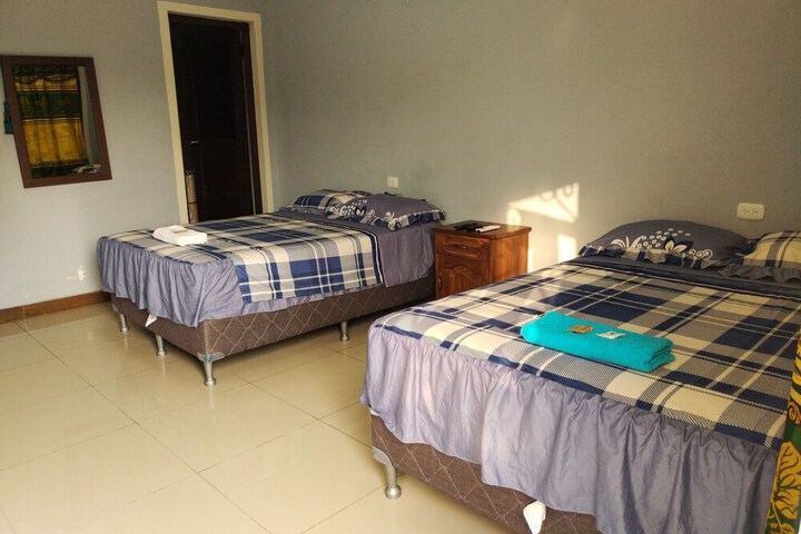 Room 4 of 32