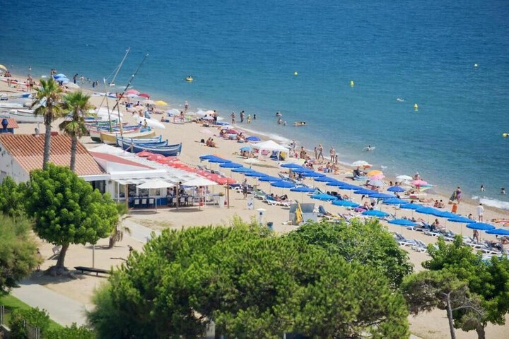 Beach 26 of 32