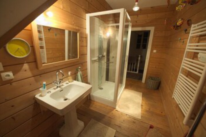 Room 2 of 20