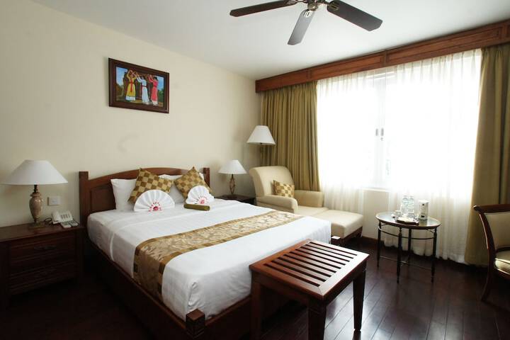 Room 5 of 91