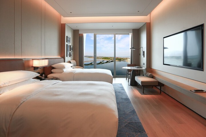 Room 38 of 85