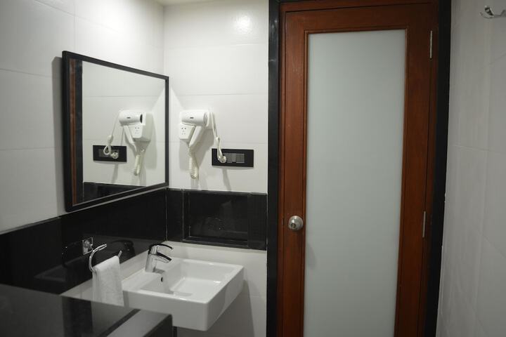 Room 18 of 35