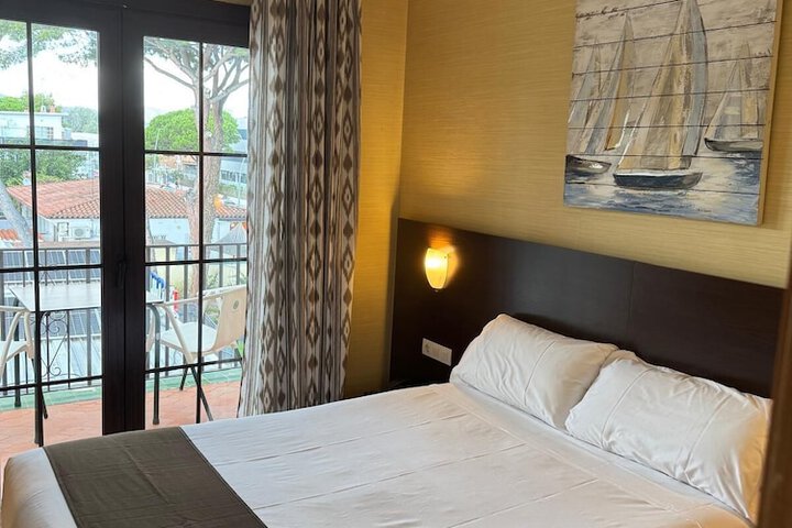 Room 5 of 25