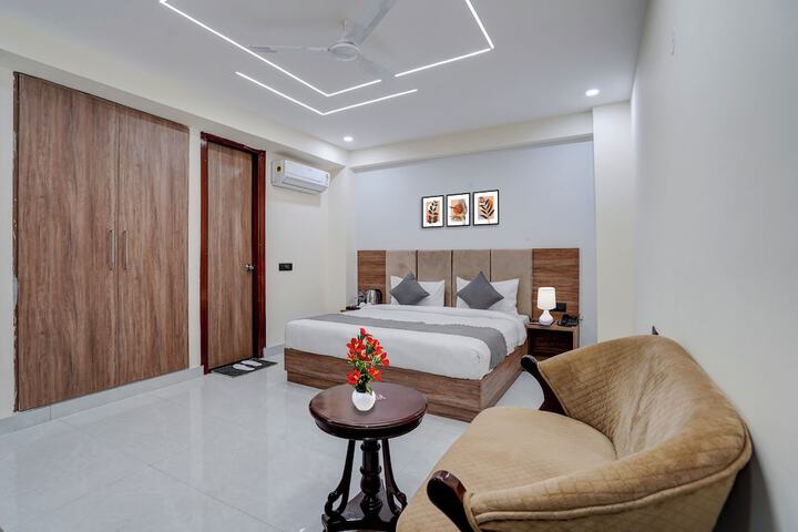 Room 34 of 47