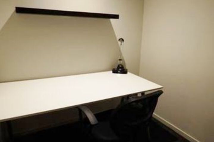Room 12 of 28