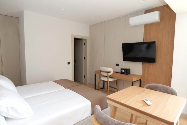 Room 7 of 87