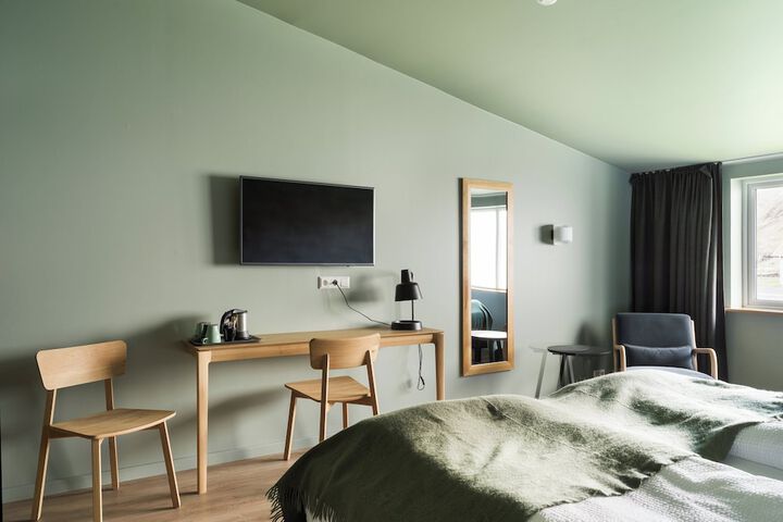 Room 9 of 101