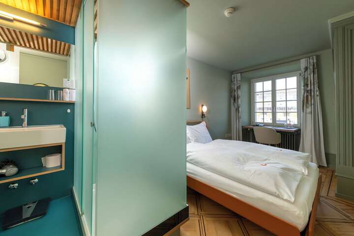 Room 15 of 35
