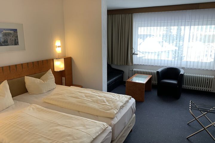 Room 14 of 77