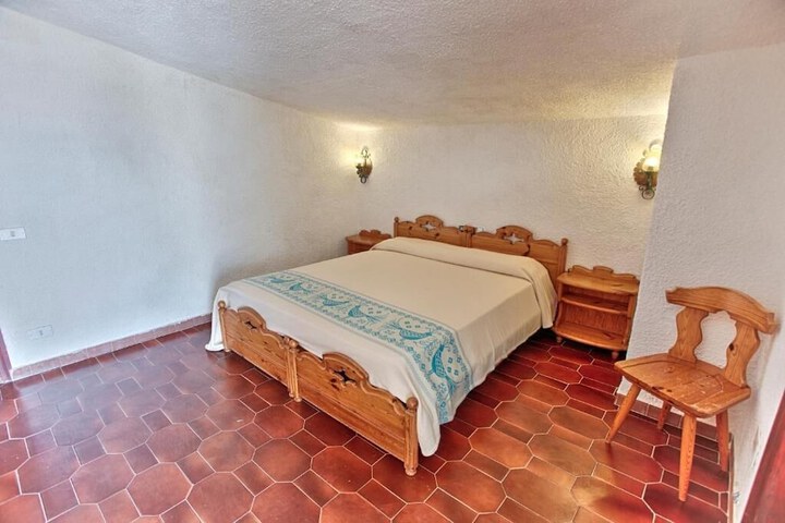 Room 9 of 29