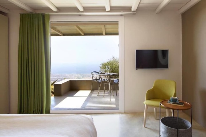 Room 70 of 231