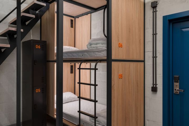 Room 6 of 53
