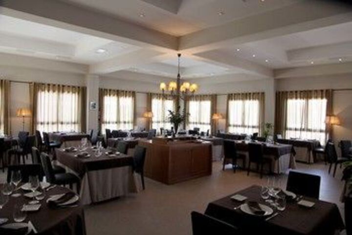 Dining 46 of 59