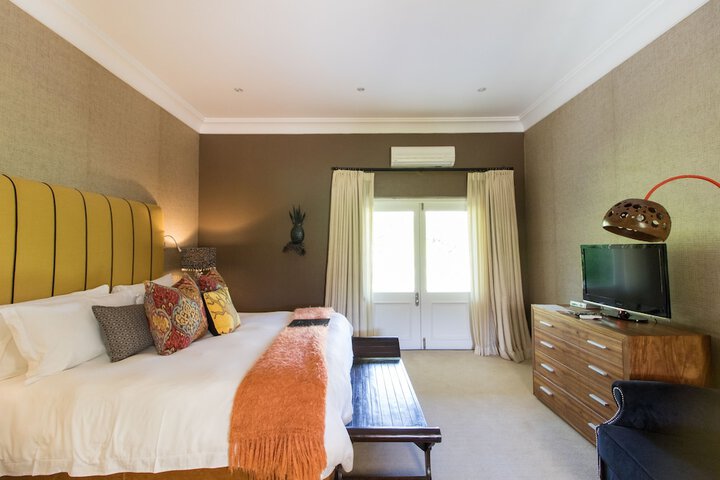 Room 19 of 76