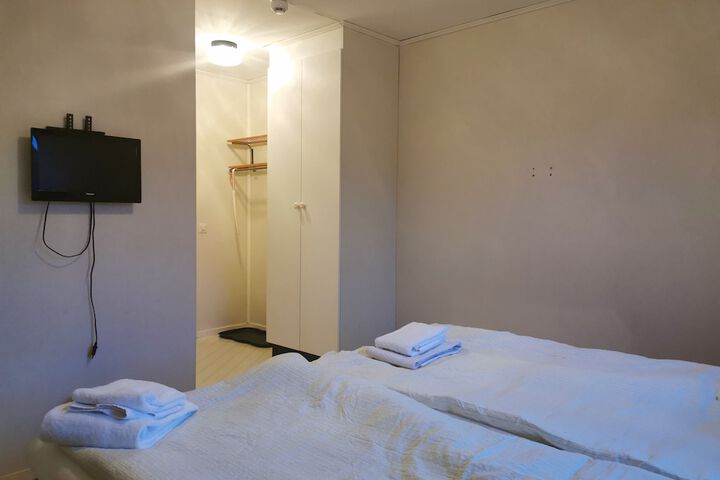 Room 9 of 14