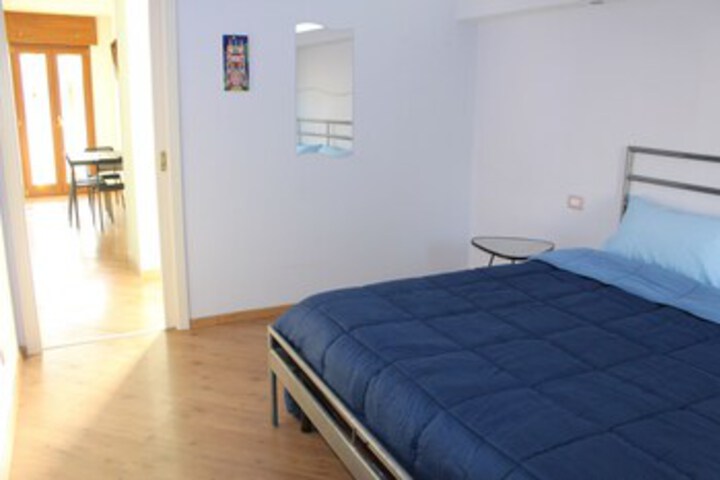 Room 8 of 18