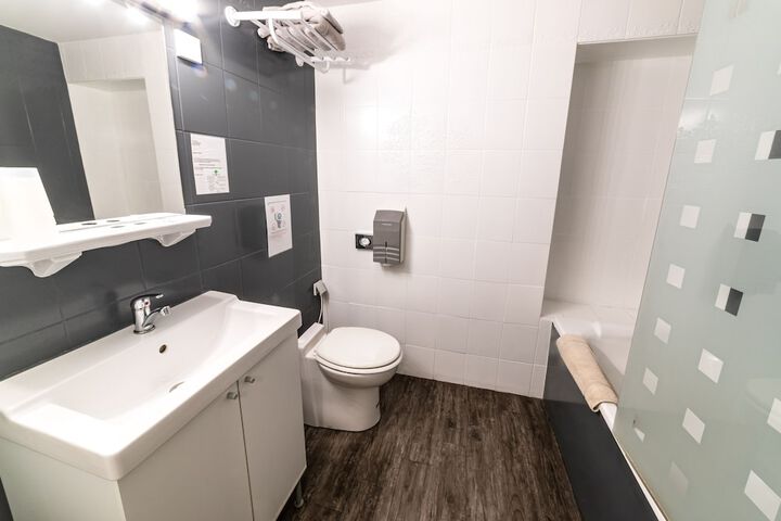 Room 18 of 26