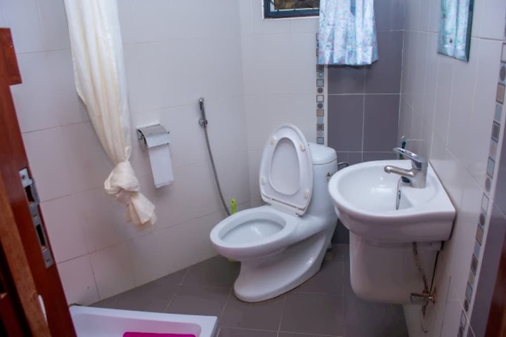 Room 25 of 46