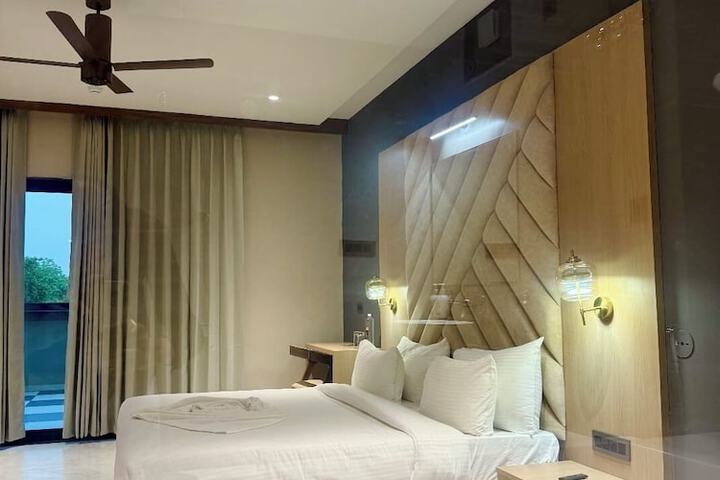Room 48 of 103