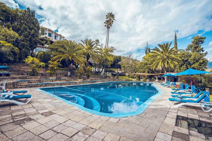 Pools & Facilities