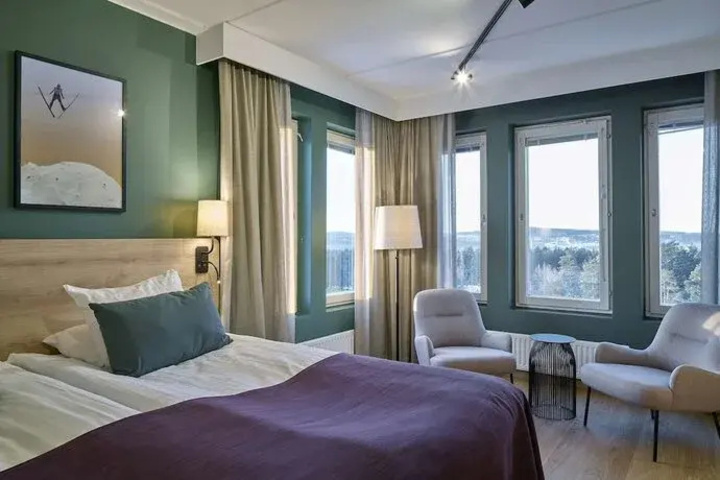 Room 3 of 6